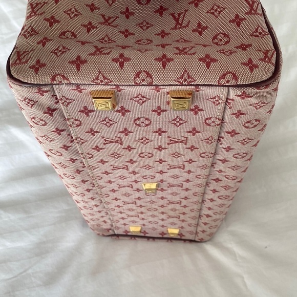 Louis Vuitton Burgundy Red Mini Lin Josephine GM with Gold Crossbody Chain - Picture 12 of 17